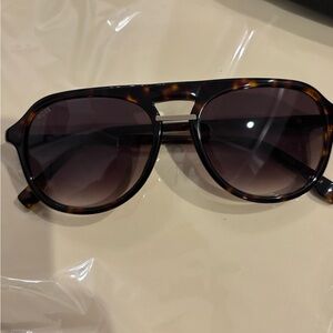 BOSS Men’s Tortoiseshell Sunglasses with Brown Gradient Lenses